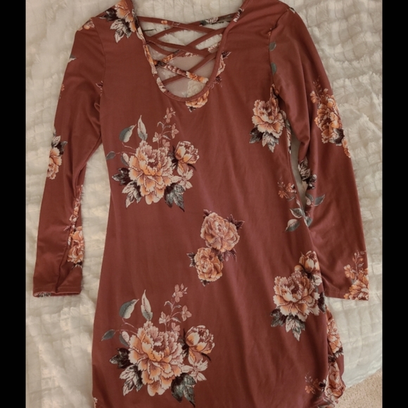 Women's body con flower dress - Picture 3 of 5